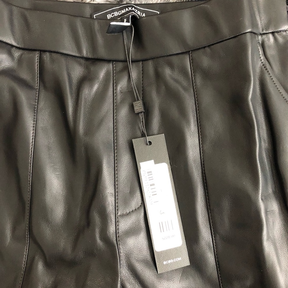 BCBGMaxAzria Black Faux Leather Capri Pants - Picture 5 of 7